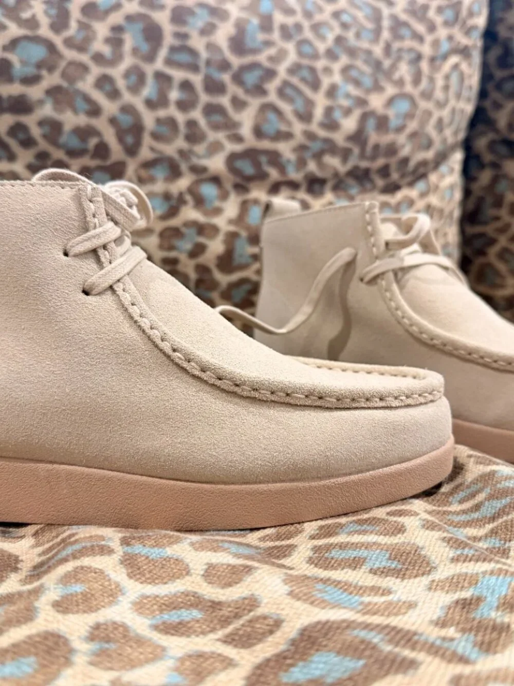 Everlane Moc-Toe Boot 7 / Pebble Suede -- NWT